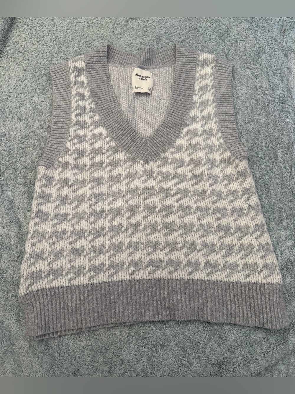 Abercrombie & Fitch Grey Houndstooth Knit Sweater Vest Size XS